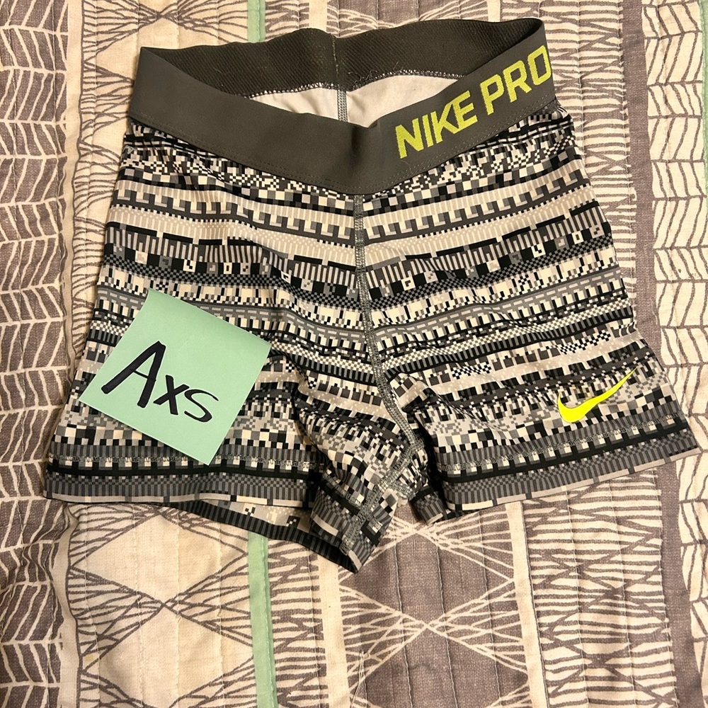 Nike Pro Women's Geometric Shorts - Black and Gray
